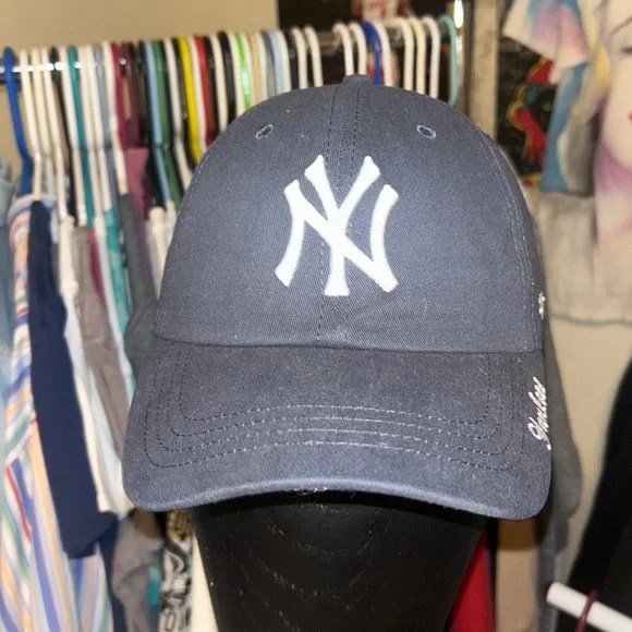 Rare New York Yankees Navy Blue Baseball Cap - Picture 2 of 5
